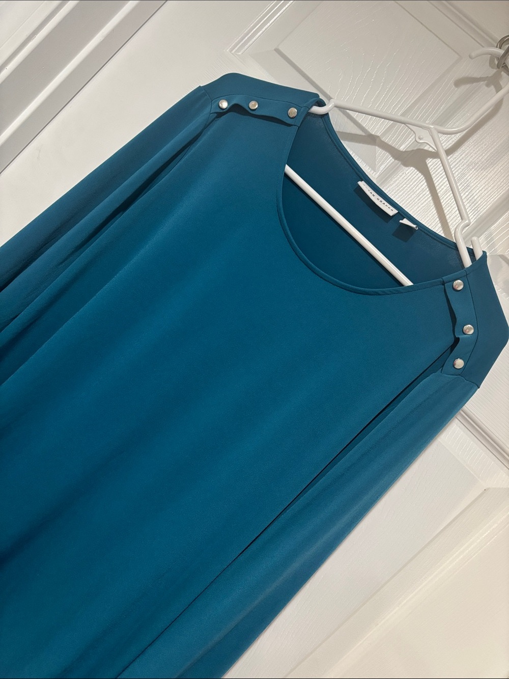 SUSAN GRAVER Teal Long Sleeve Liquid Knit Silver Button Blouse